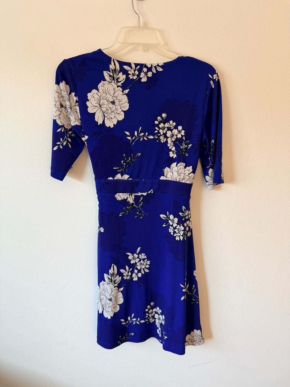 Vince Camuto Size 2 Blue Floral Wrap Dress - Picture 5 of 5